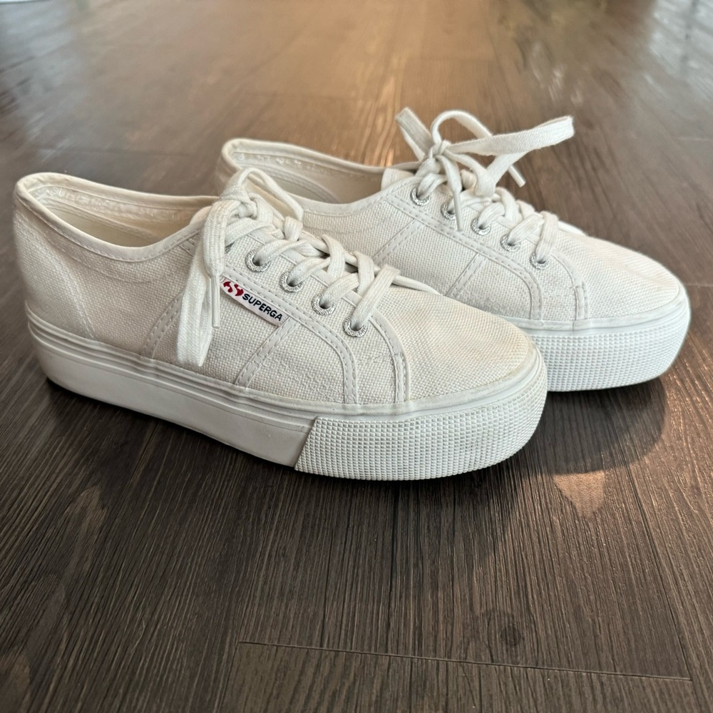White Platform Supergas